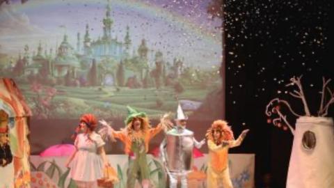 Producciones Teatrales Castilla y La Mancha “El Mago de Oz”