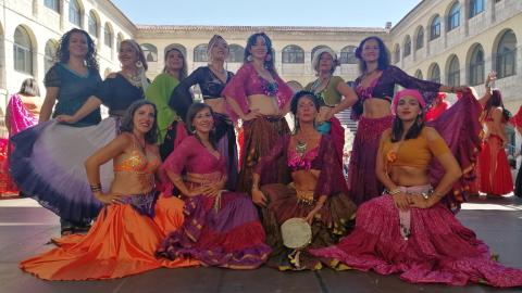 Alumnas danza oriental Escuela Municipal de Danza de Arroyo de la Encomienda