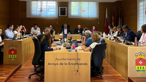 Pleno municipal de Arroyo de la Encomienda de mayo de 2024.