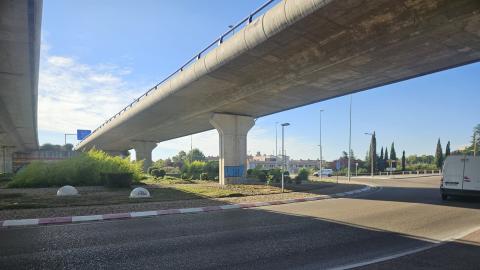 Corte de un carril en la rotonda de la VA-30