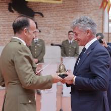 La Delegación de Defensa distingue al Alcalde de Arroyo con el Premio Conde Ansúrez Caballero Leal imagen 01