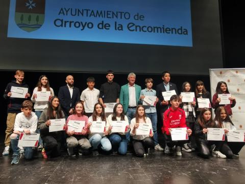 Foto de familia de los premiados.