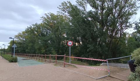 Clausura de todos los parques e instalaciones deportivas al aire libre por el huracán Kirk